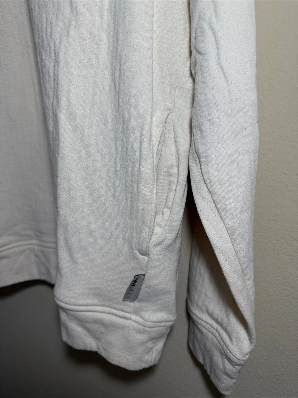 Helly Hanson Women’s Pullover - Picture 3 of 7